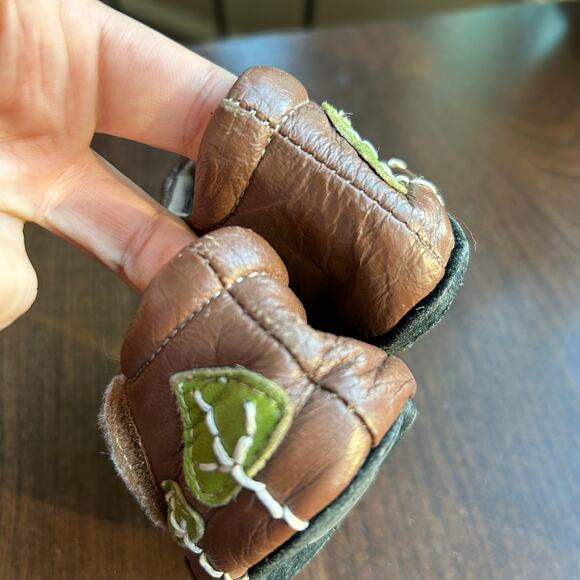 Livie and Luca 0-6 month leather shoes booties mushrooms - Picture 5 of 7